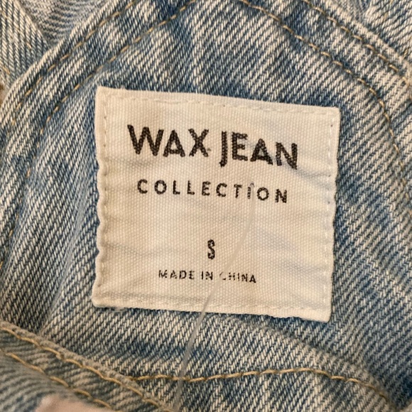 💗Distressed Jean Overalls💗 - Picture 9 of 10